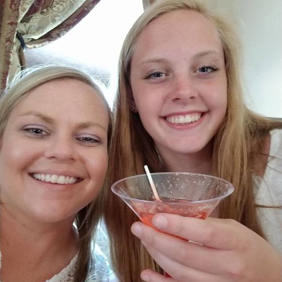 Meet your Posher, Lani - Picture 1 of 1